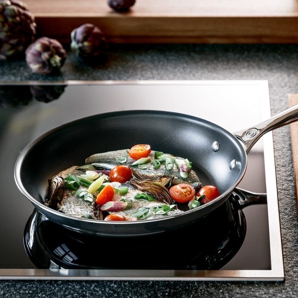 Le Creuset - 3-ply Plus Nonstick Fry Pan