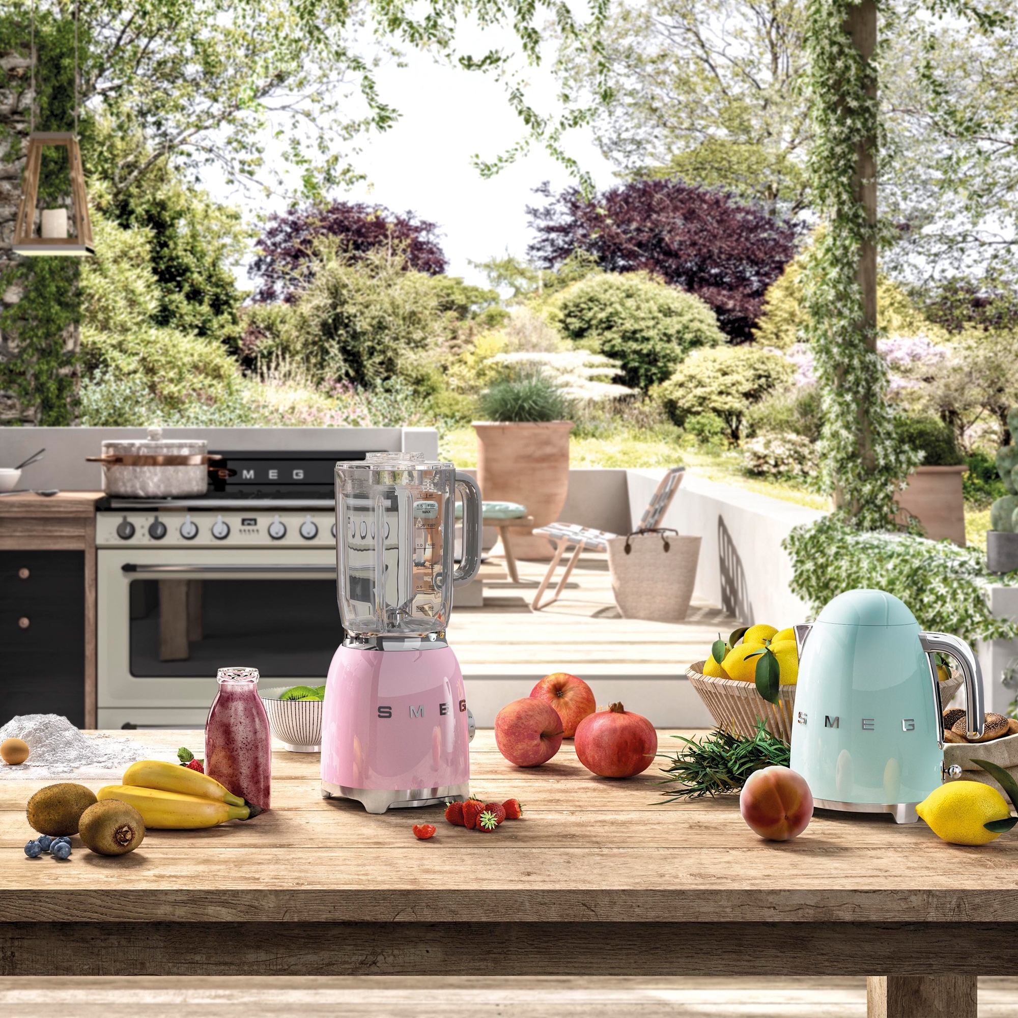 Smeg - 1.7 L kettle - design line style The 50 ° years