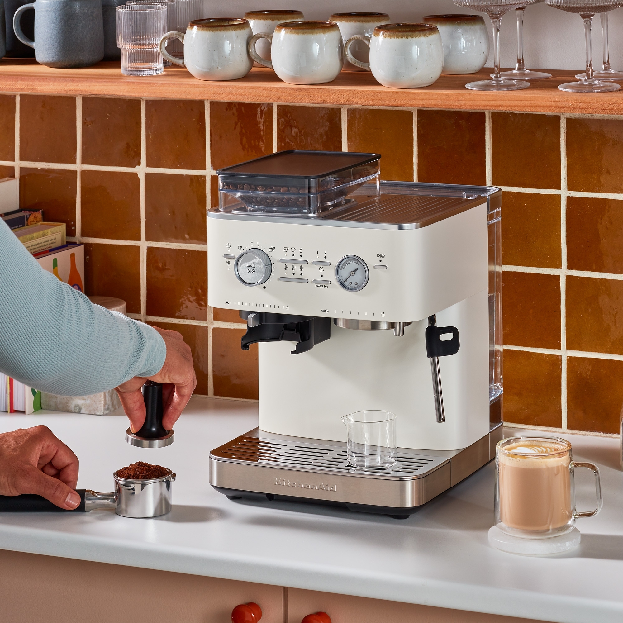 KitchenAid - Halbautomatische Espressomaschine mit Kaffeemühle - Porcelain White