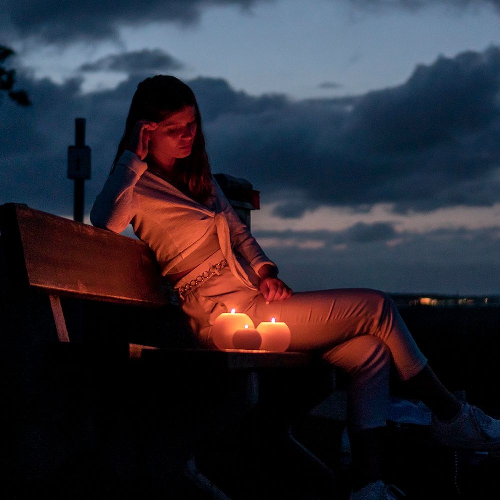 Qult Farluce Moon - Teelichthalter in Kerzenform Ø 10 cm