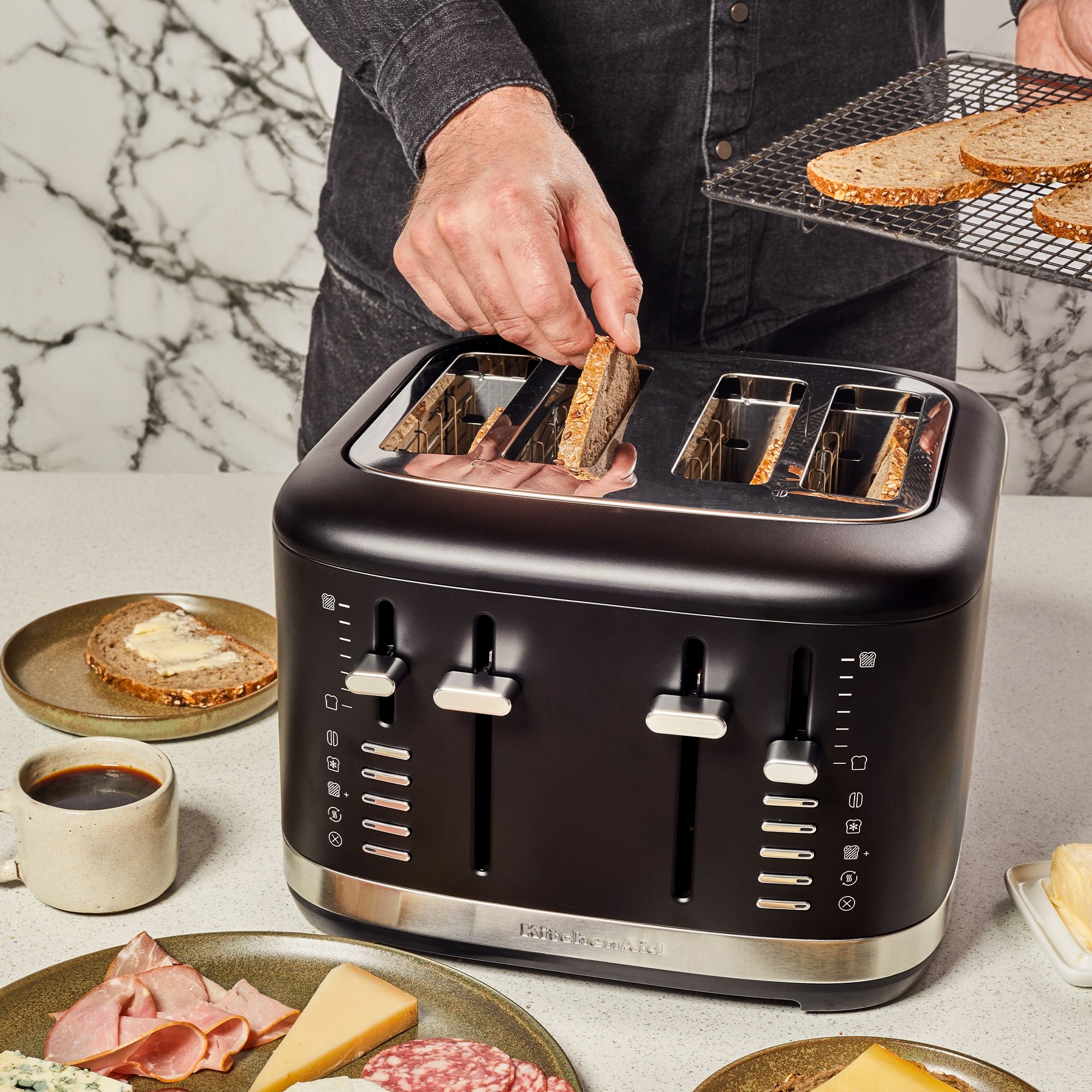 KitchenAid - Toaster mit manueller Bedienung für 4 Scheiben - Matt schwarz