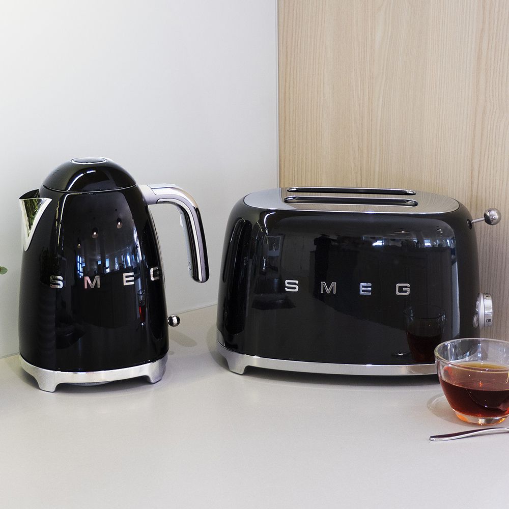 Smeg - 1.7 L kettle - design line style The 50 ° years