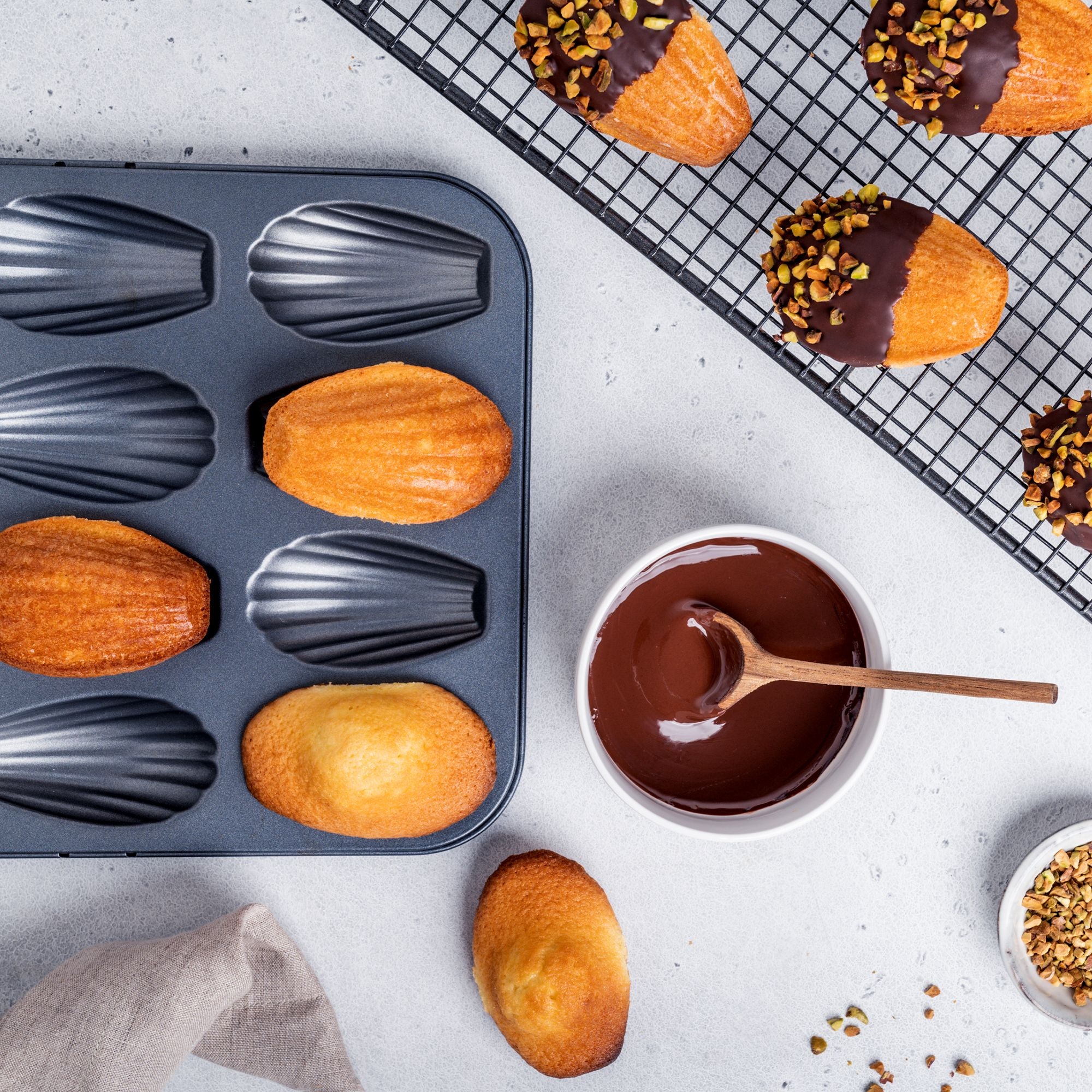 de Buyer - Tray 12 madeleines - non-stick