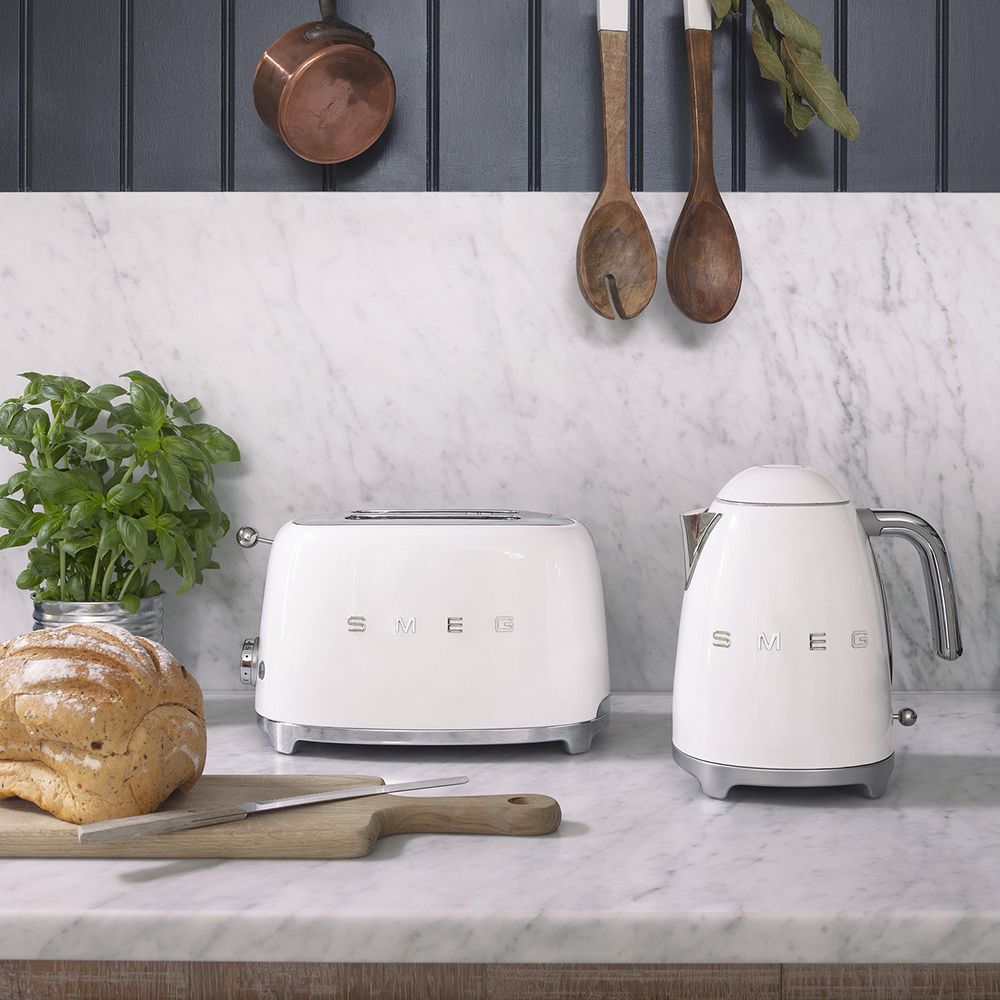 Smeg - 1.7 L kettle - design line style The 50 ° years