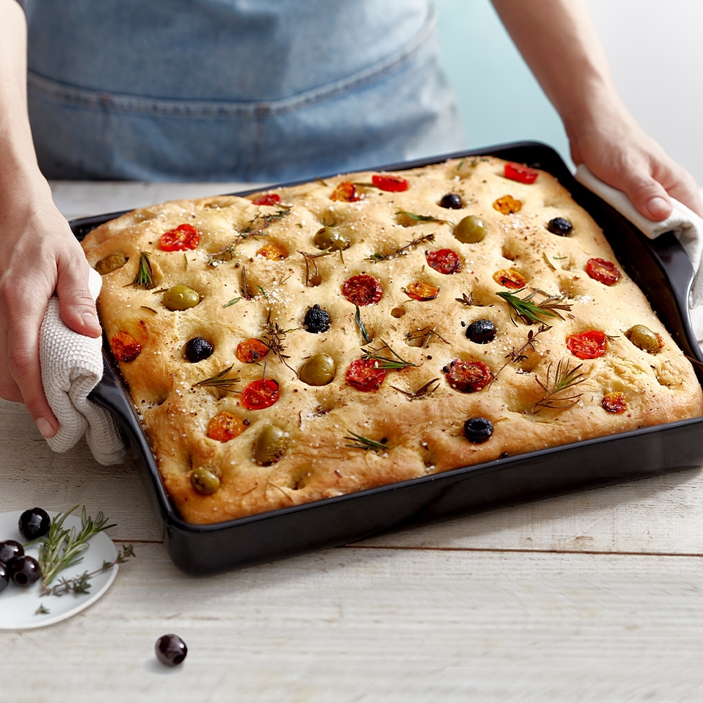 Emile Henry - Focaccia Bread Baker I Charcoal