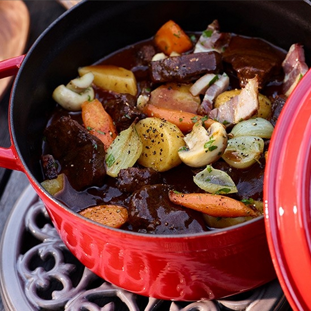 STAUB - Cocotte | round | 24 cm | Red