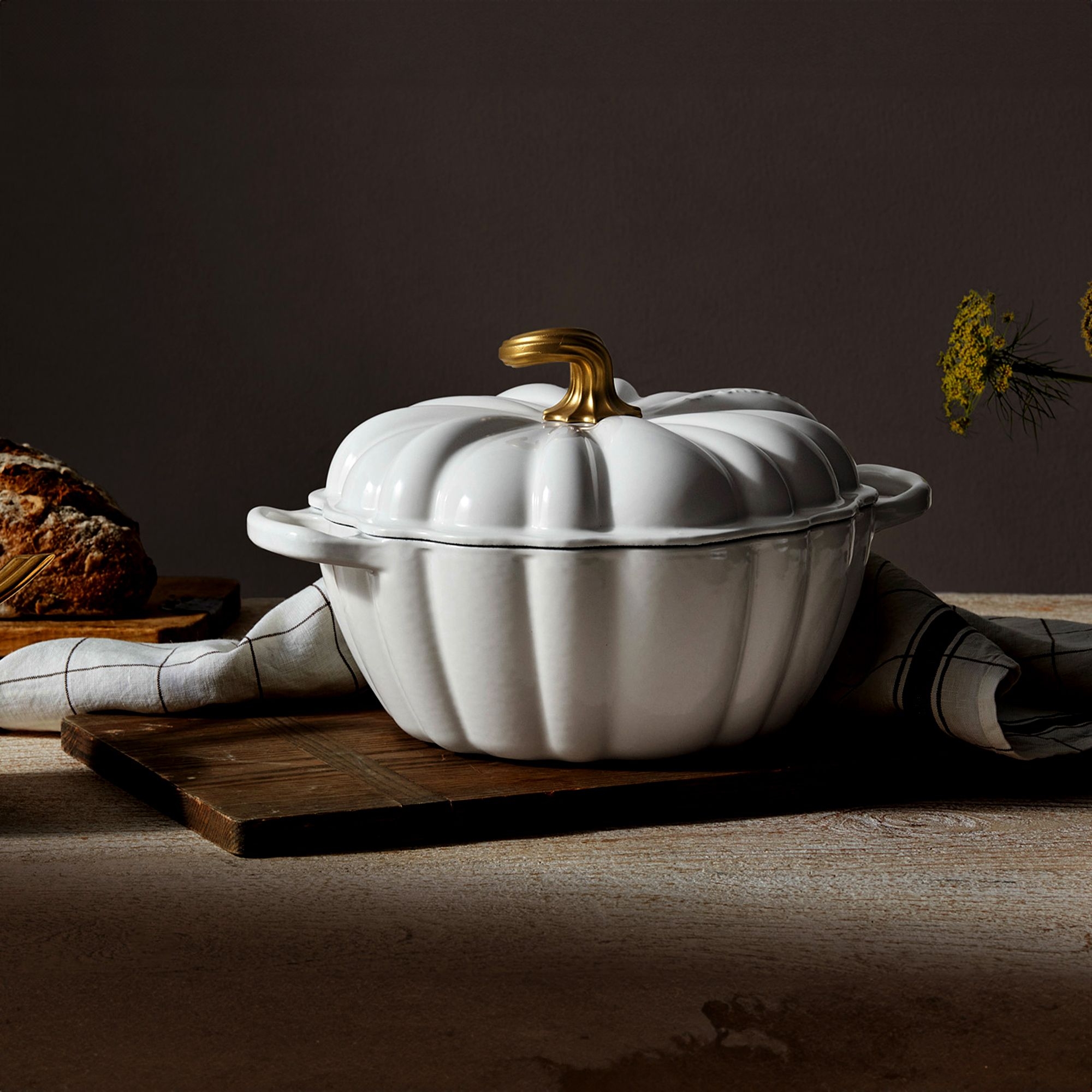 Le Creuset - Cast Iron Pumpkin Casserole 24 cm - White