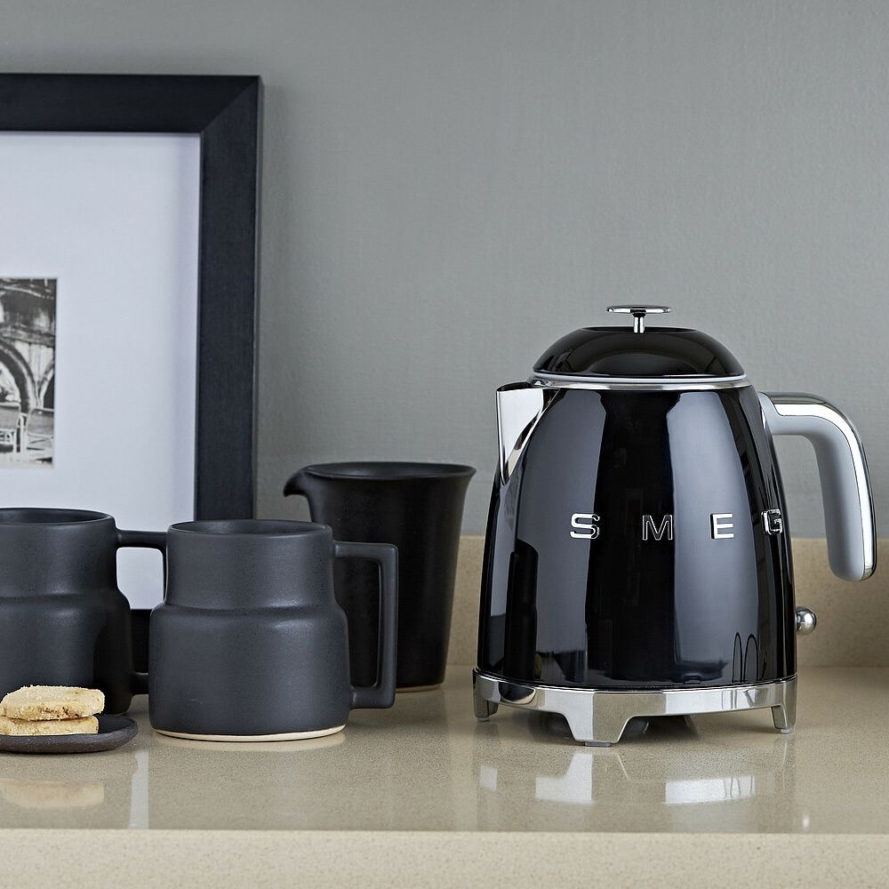 Smeg - 0.8 L kettle KLF05 - design line style The 50 ° years