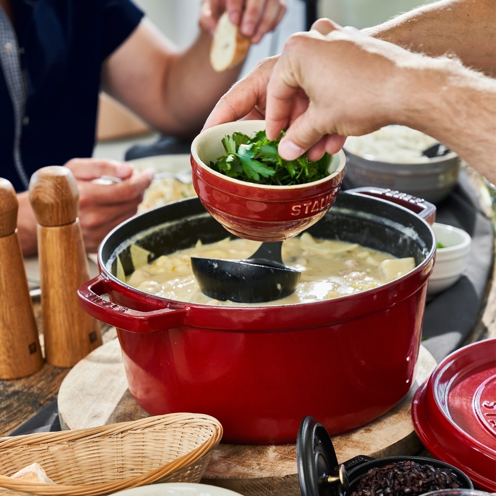 STAUB - Cocotte | round | 24 cm | Red