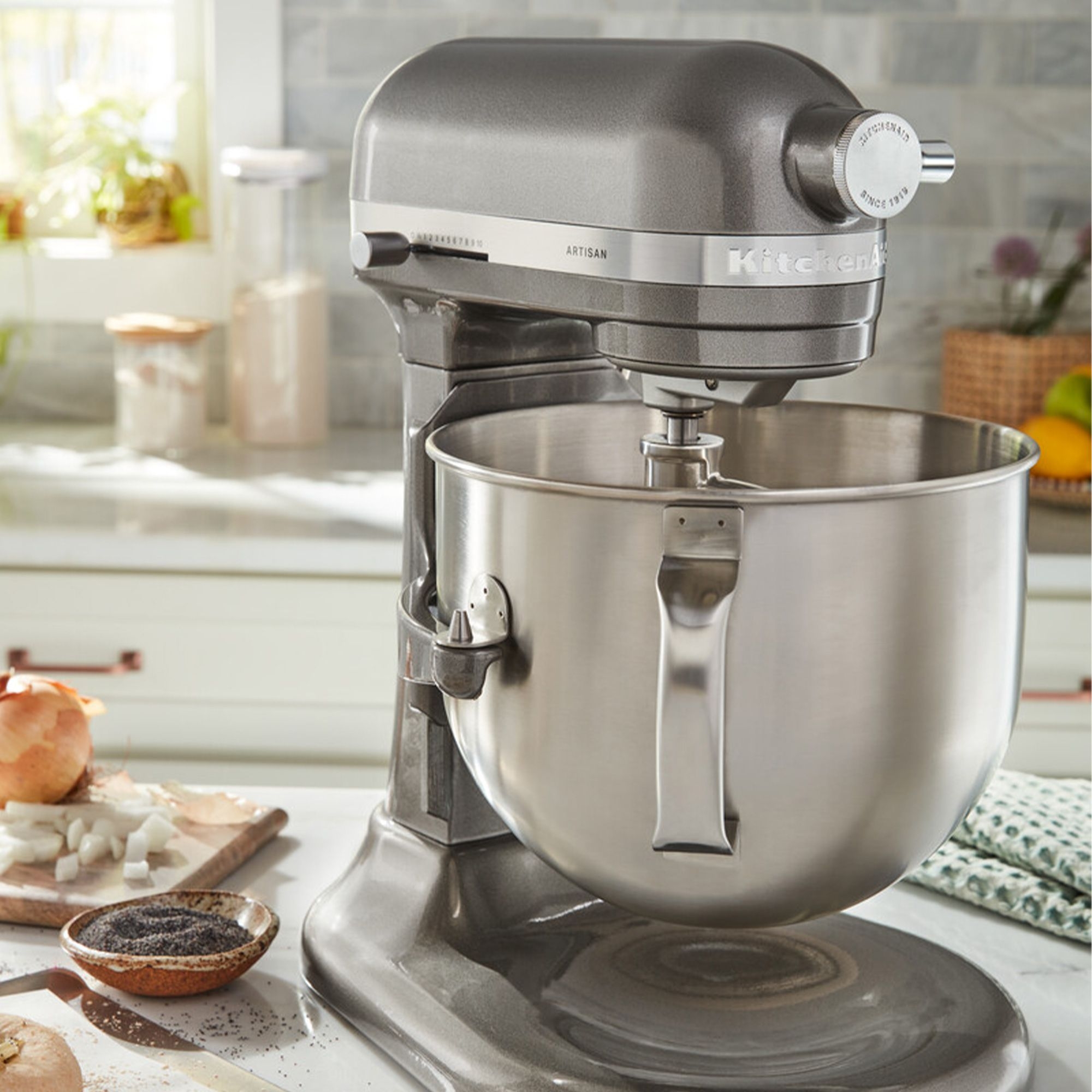 KitchenAid - Stand Mixer 6.6 L Artisan - Medallion Silver