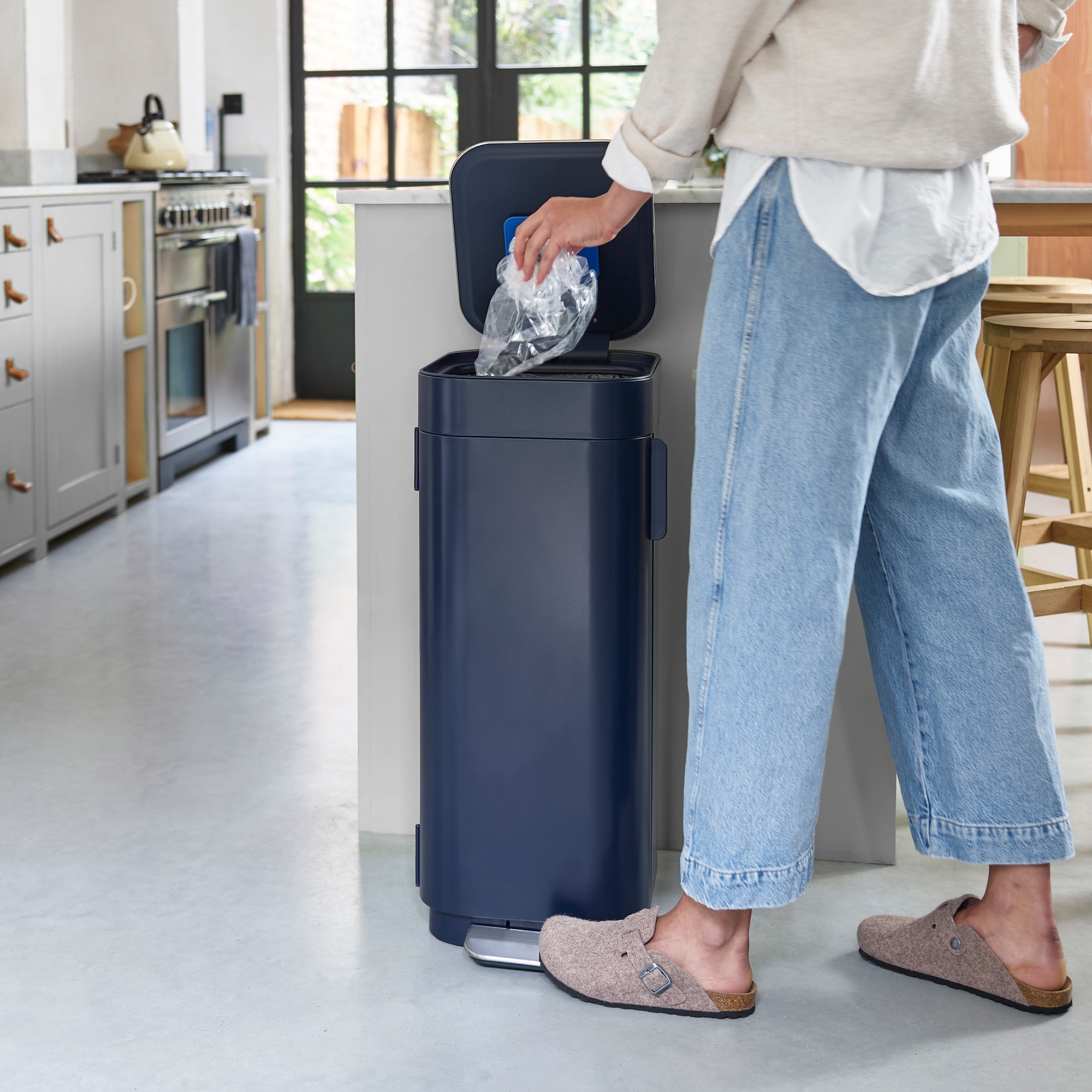 Joseph Joseph - Porta™ 40 L Abfallbehälter mit Fußpedal Blau