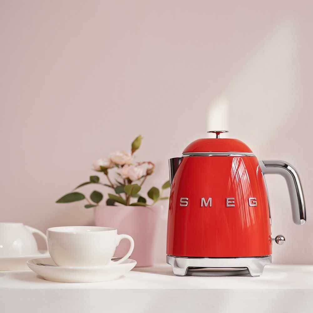 Smeg - 0.8 L kettle with KLF05 - design line style The 50 ° years