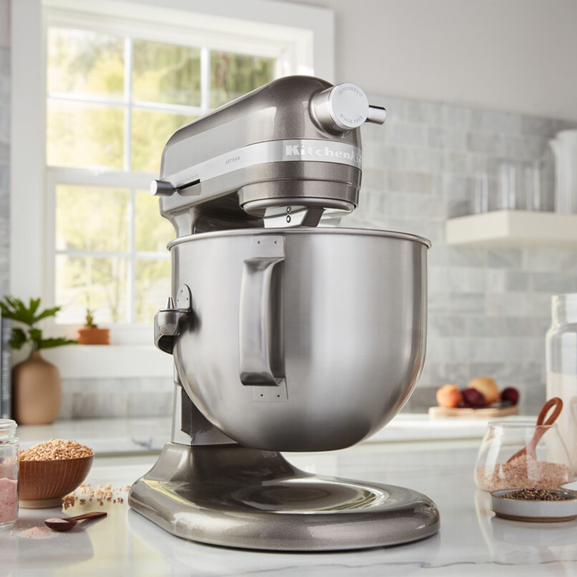 KitchenAid - Stand Mixer 6.6 L Artisan - Medallion Silver